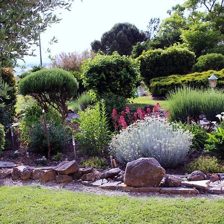 Bed and Breakfast Domaine De La Pendule Issel Exterior foto